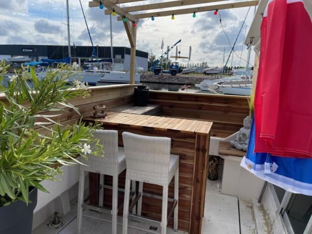 Exceptionnel Bateau Maison Reine Mathilde Ouistreham Exterior photo